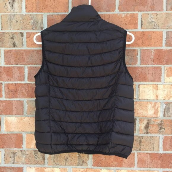 Forever21 Black Vest Size Medium - Picture 2 of 2
